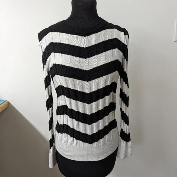 Derek Lam Ribbed black and white chevron stripe super Soft luxe sweater Size XS - Picture 9 of 10